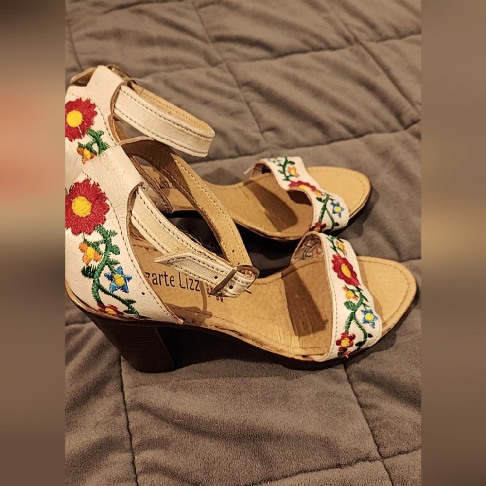 Heel White Open Toe Platform Sandal NWOT